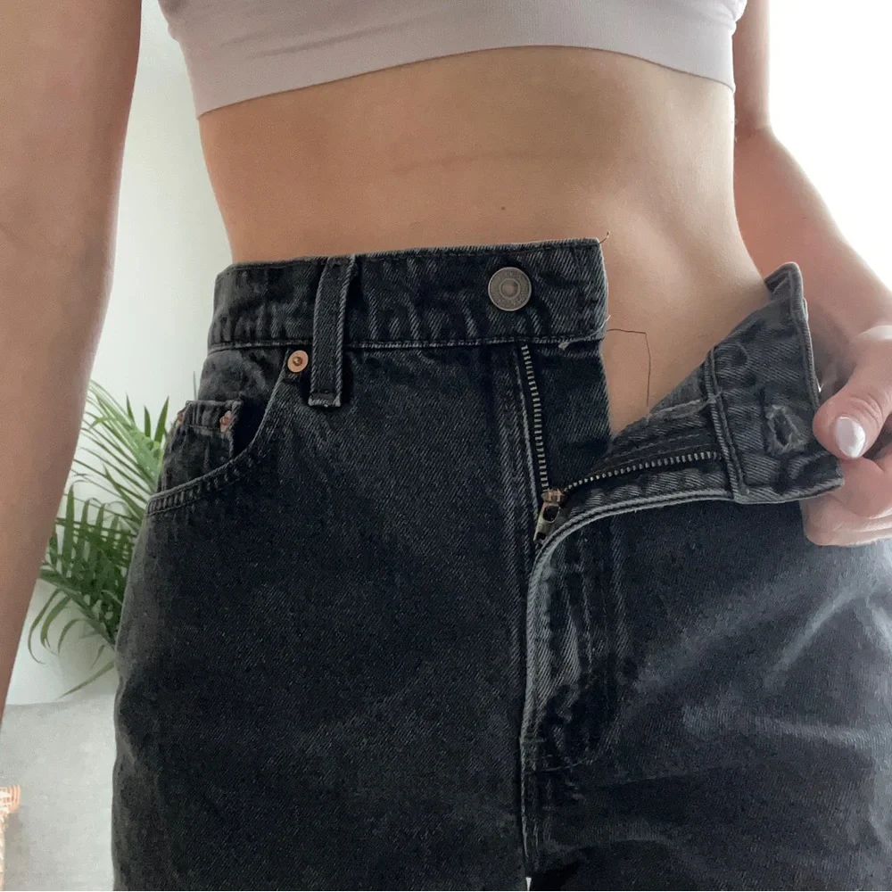 CUTOFF LEVIS SHORTS - Picture 3 of 4